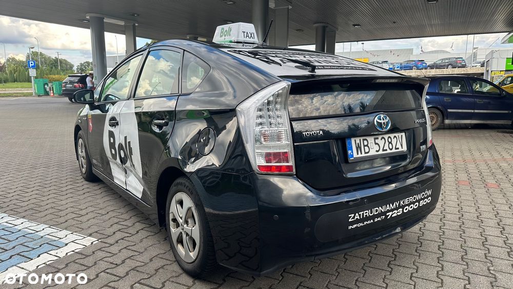 Toyota Prius 1.8 HSD Prestige - 6