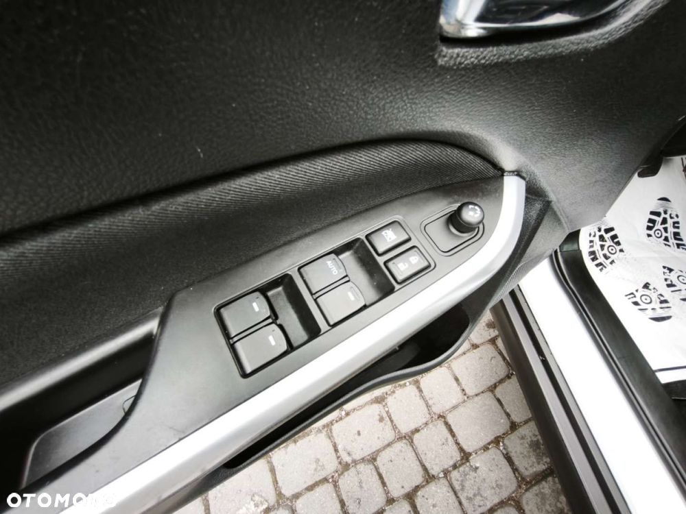 Suzuki Vitara - 16