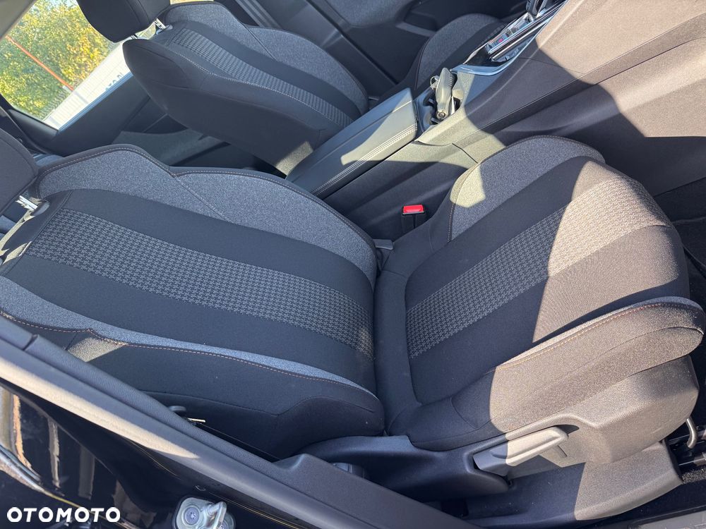 Peugeot 5008 1.2 PureTech Active Pack S&S EAT8 - 27