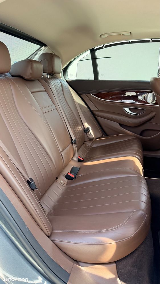 Mercedes-Benz E 220 d 4MATIC Aut. - 25