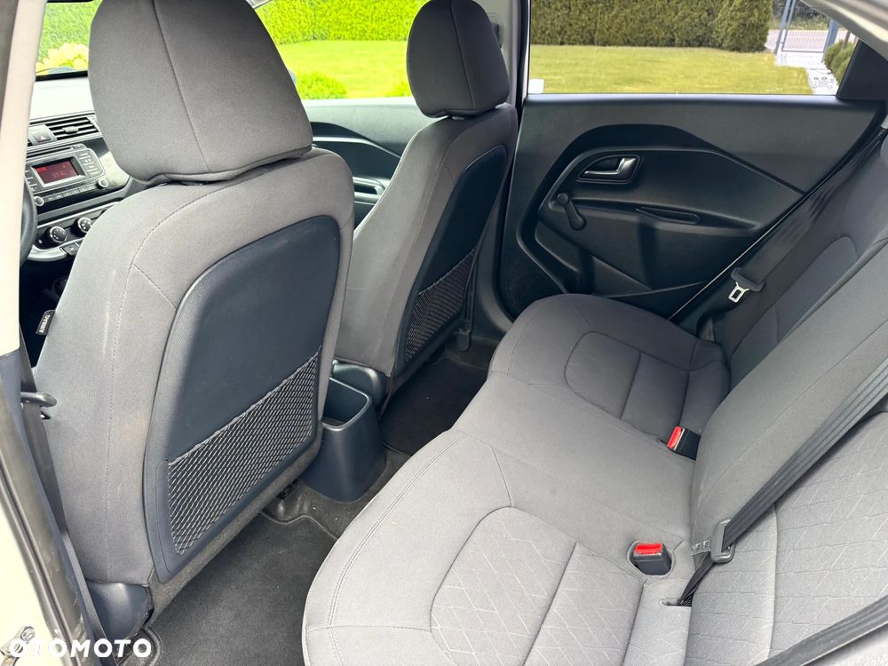 Kia Rio - 10