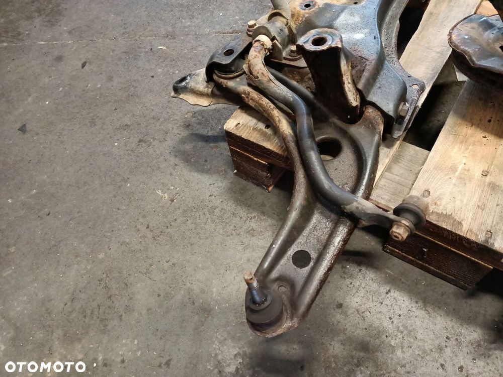 SANKI ZAWIESZENIA PRZÓD TOYOTA YARIS 2 - 2