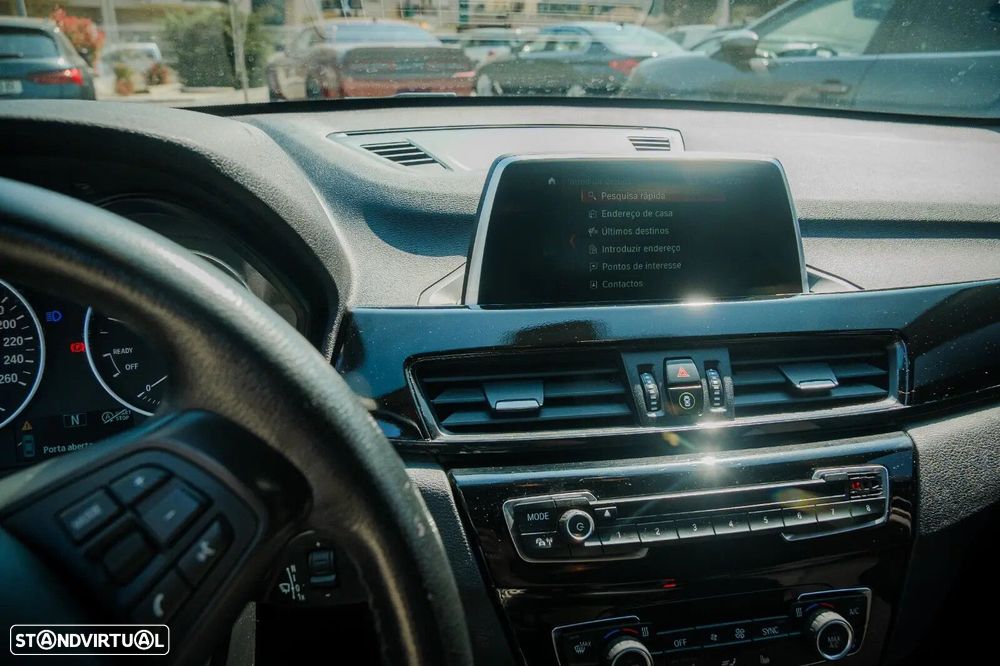 BMW X1 sDrive18d Sport Line - 11