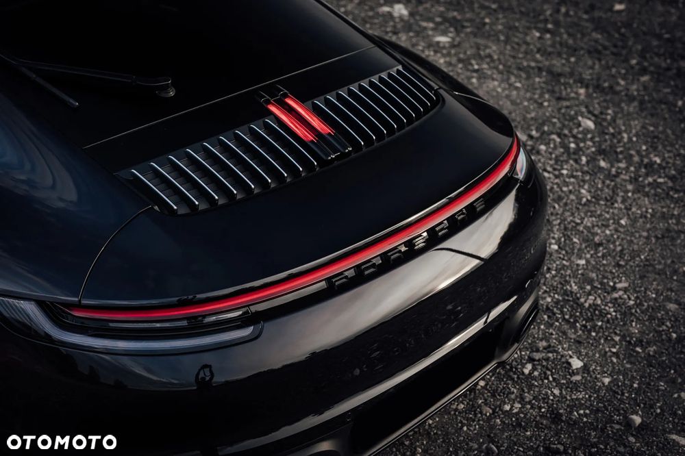 Porsche 911 Carrera 4S - 3