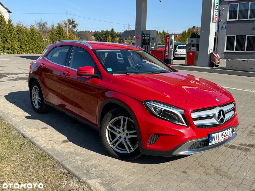 Mercedes-Benz GLA 180 7G-DCT - 2