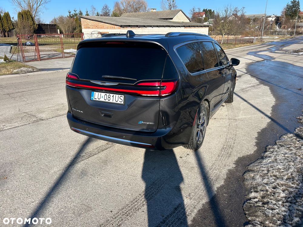 Chrysler Pacifica - 8