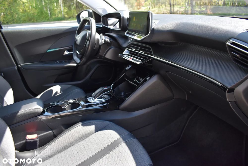 Peugeot 2008 1.5 BlueHDi Allure S&S EAT8 - 17