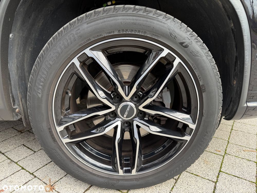 Volkswagen Tiguan - 24