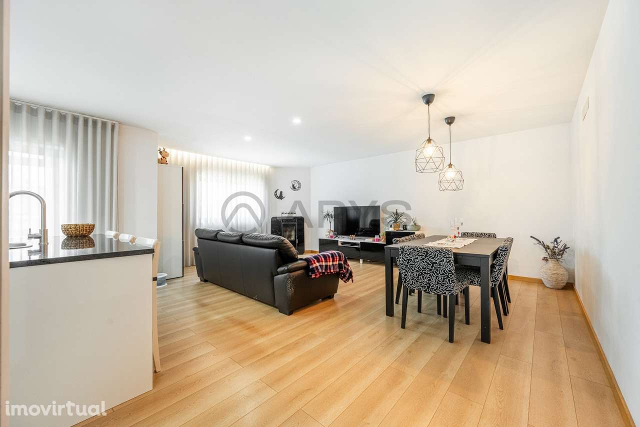 Apartamento T3 renovado - Grande imagem: 2/22