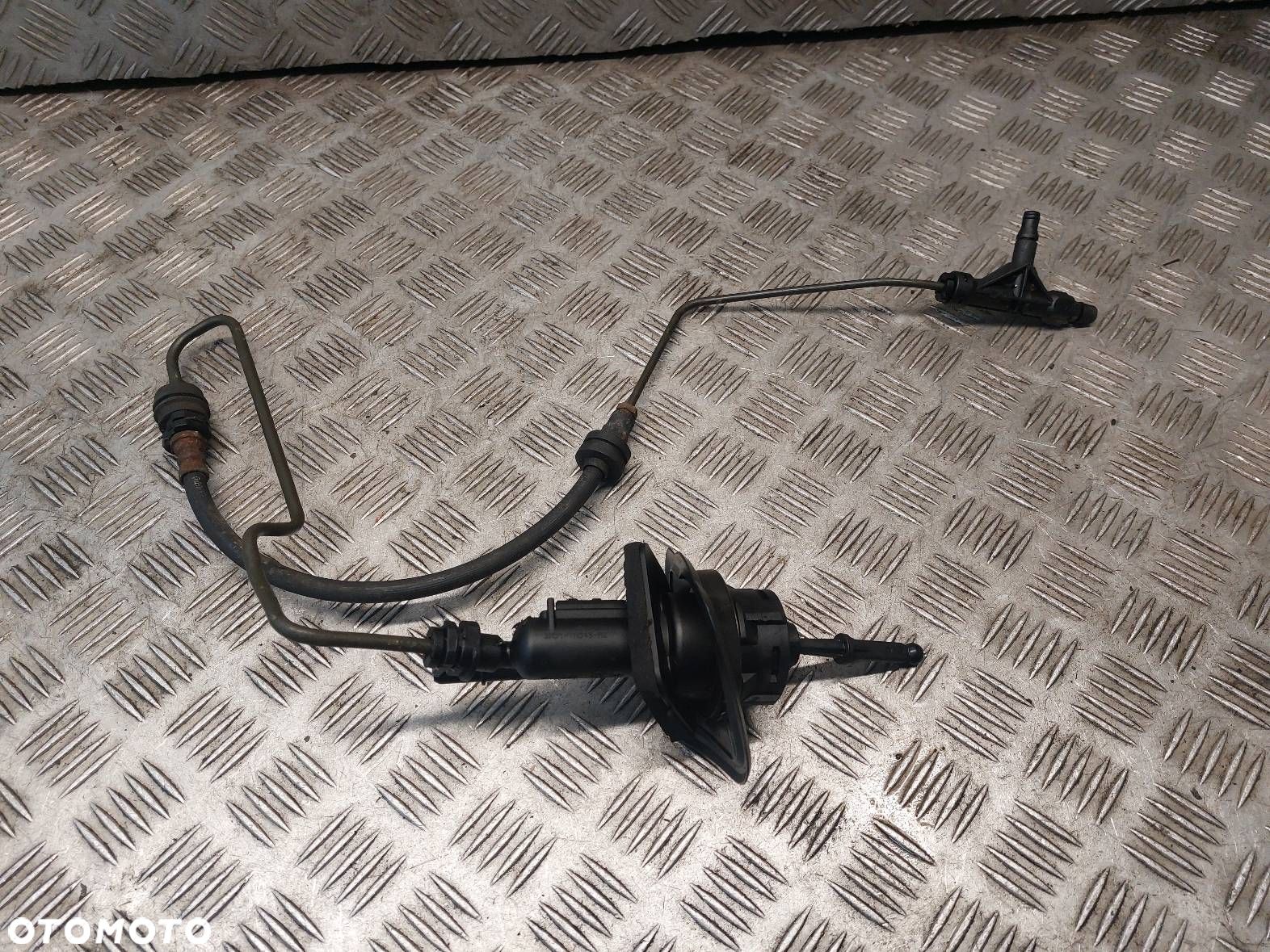 WYSPRZĘGLIK POMPKA SPRZĘGŁA VOLVO V50 I 2.0 D 3M51-7A543-AE - 1
