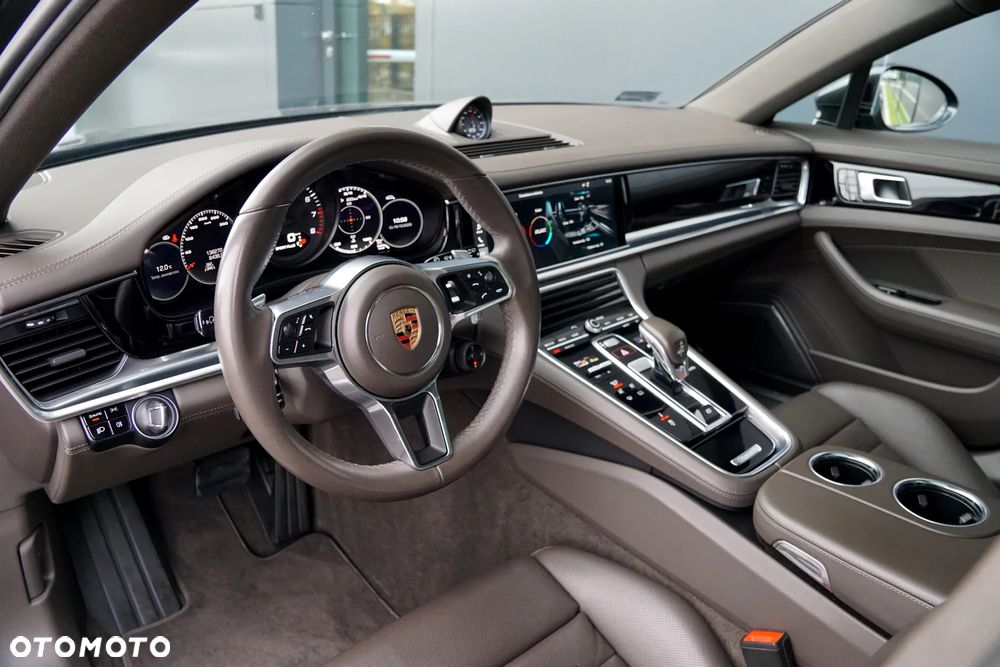 Porsche Panamera 4 Sport Turismo - 22