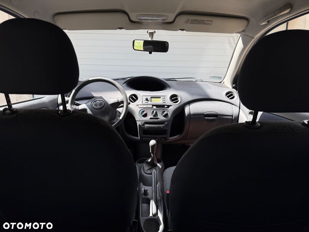 Toyota Yaris - 11
