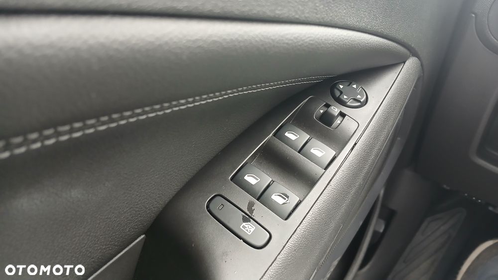 Opel Crossland X - 10