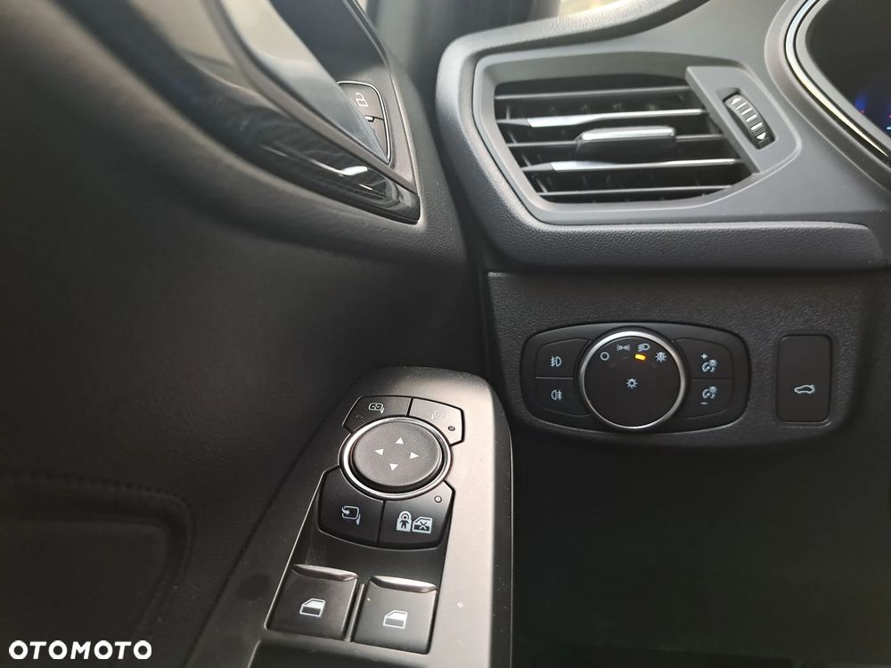 Ford Focus 1.0 EcoBoost mHEV ST-Line Style - 36