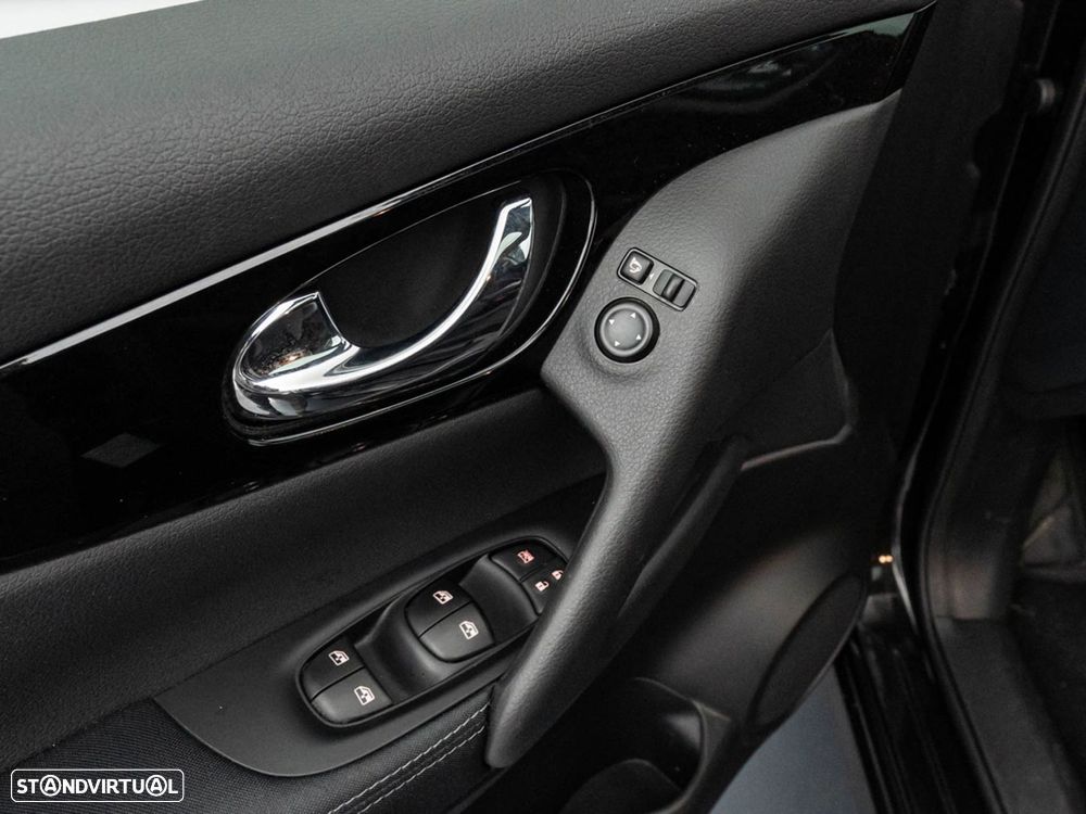 Nissan Qashqai 1.5 dCi N-Connecta - 17