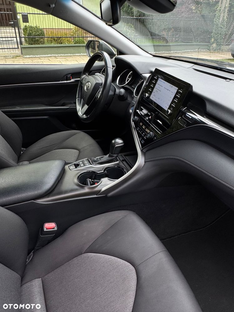 Toyota Camry 2.5 Hybrid Comfort CVT - 3