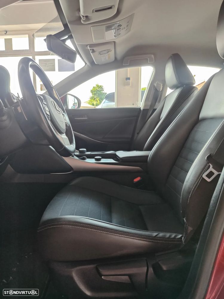 Lexus IS 300H Sport Edition - 26