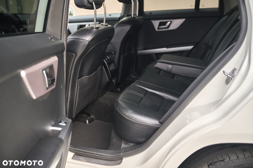 Mercedes-Benz GLK 220 CDI DPF BlueEFFICIENCY 7G-TRONIC - 28