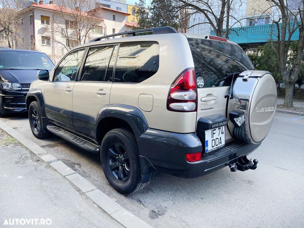 Toyota Land Cruiser - 4