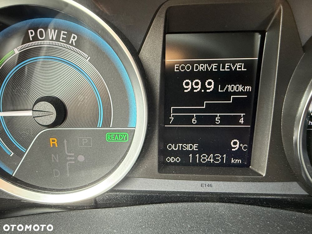 Toyota Auris Hybrid 135 Premium - 12