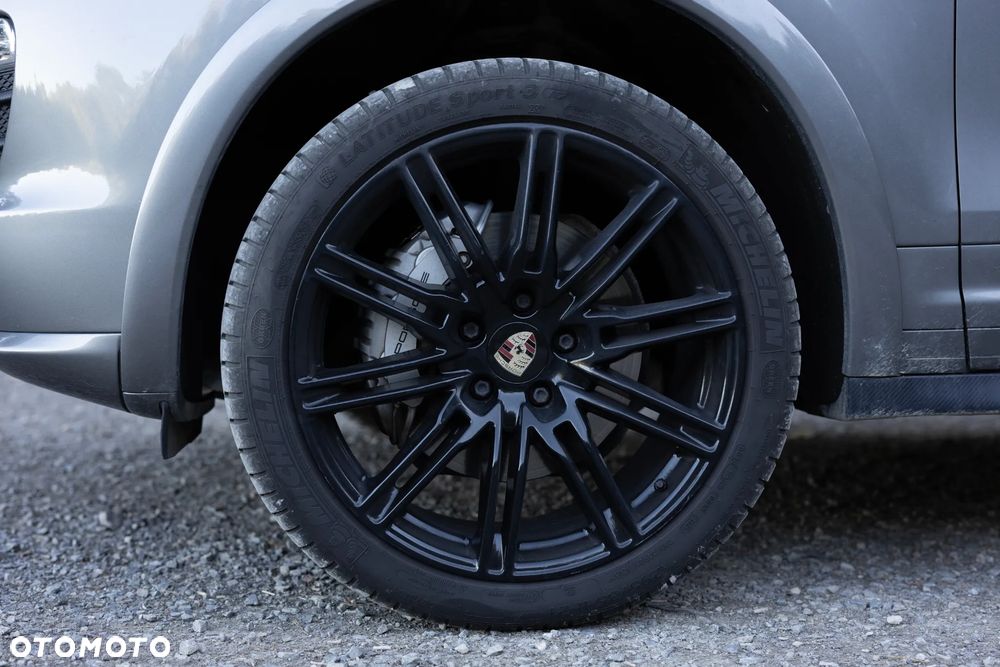 Porsche Cayenne S - 4