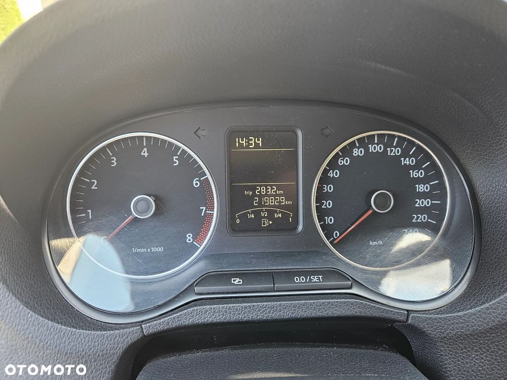 Volkswagen Polo 1.4 16V Trendline - 12