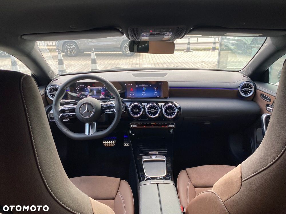 Mercedes-Benz CLA - 26