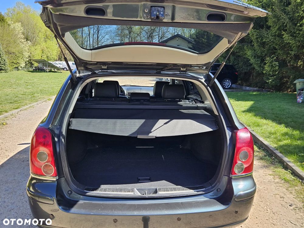 Toyota Avensis 2.2 D-4D Sol Plus 180 Premium - 21