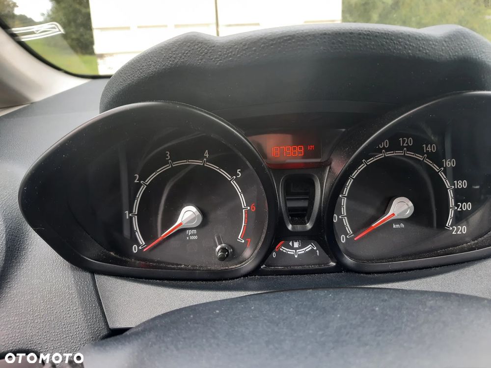 Ford Fiesta 1.4 Ghia - 7