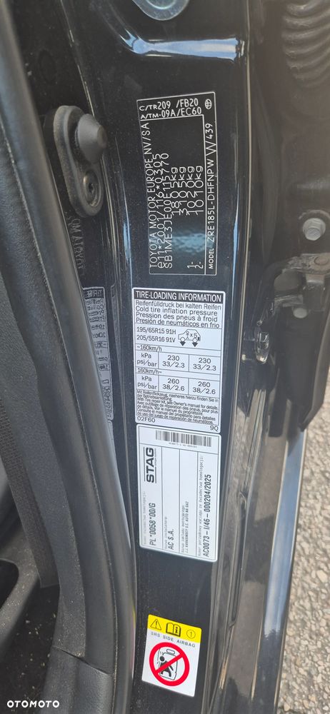 Toyota Auris 1.6 Premium - 19