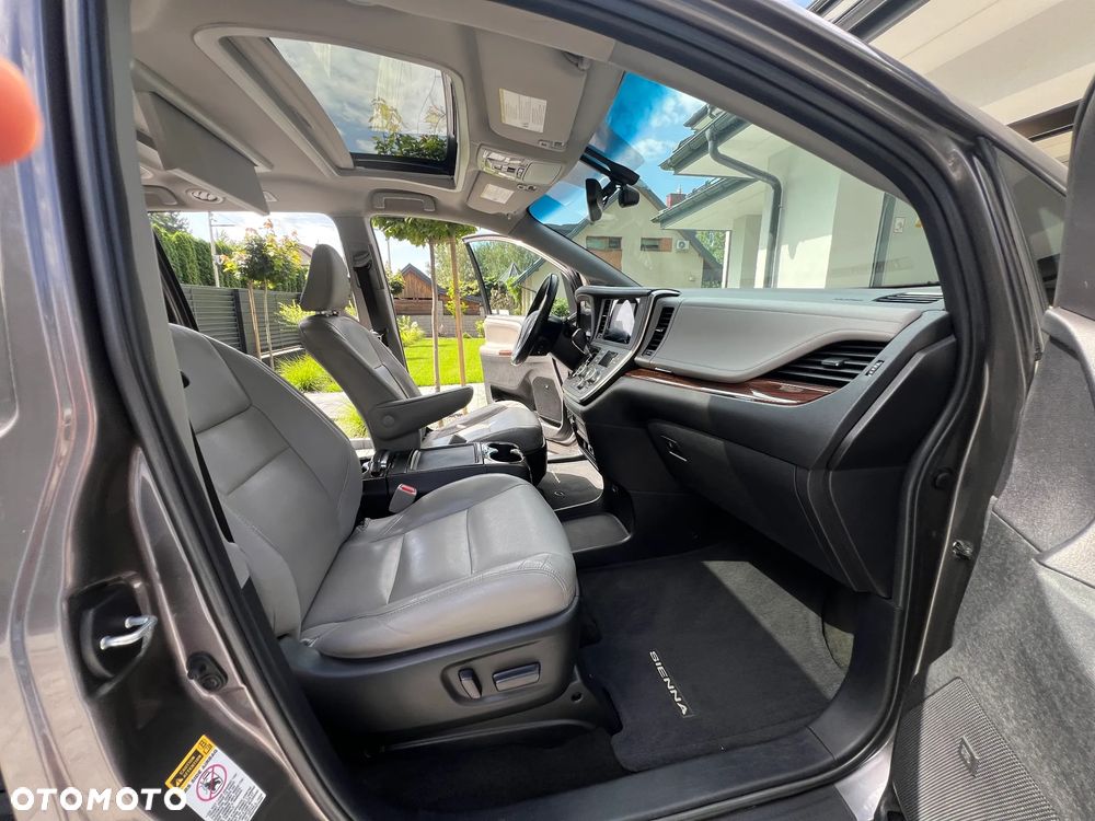 Toyota Sienna - 23