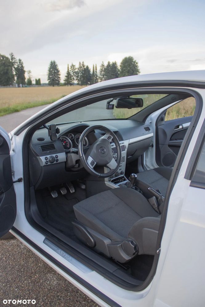 Opel Astra 1.6 T Sport - 27