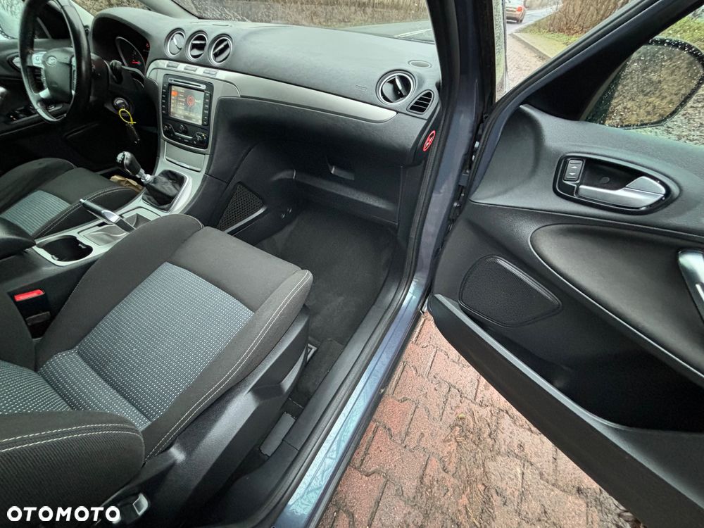 Ford S-Max 2.0 TDCi DPF Ambiente - 17