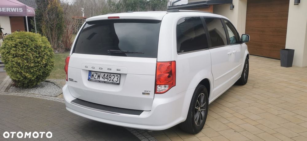 Dodge Grand Caravan - 11