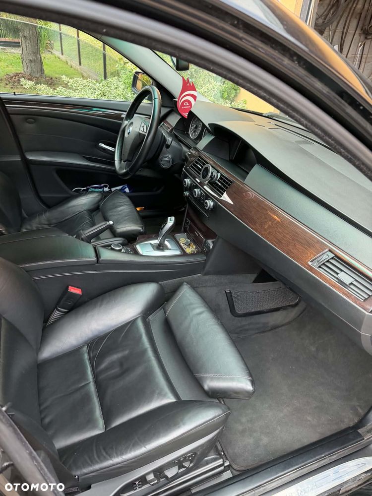 BMW Seria 5 525d Edition Exclusive - 11