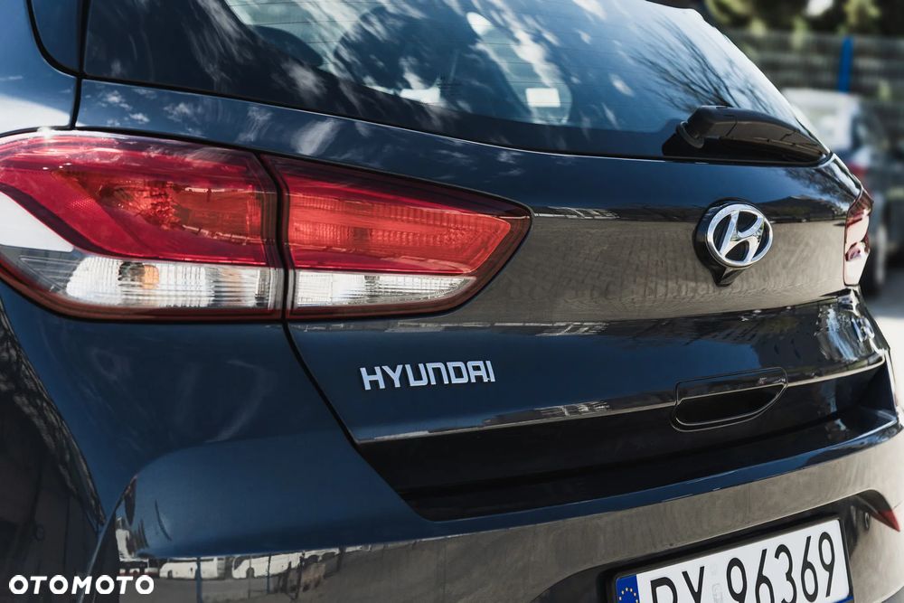 Hyundai i30 1.5 DPI Classic + - 16