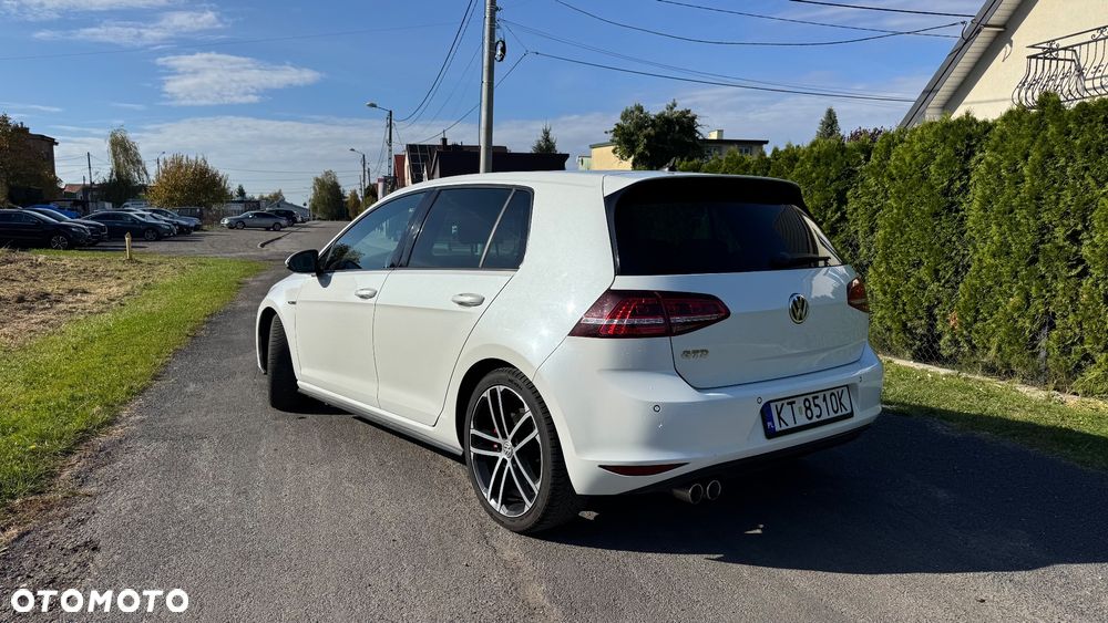 Volkswagen Golf 2.0 TDI BMT GTD - 7