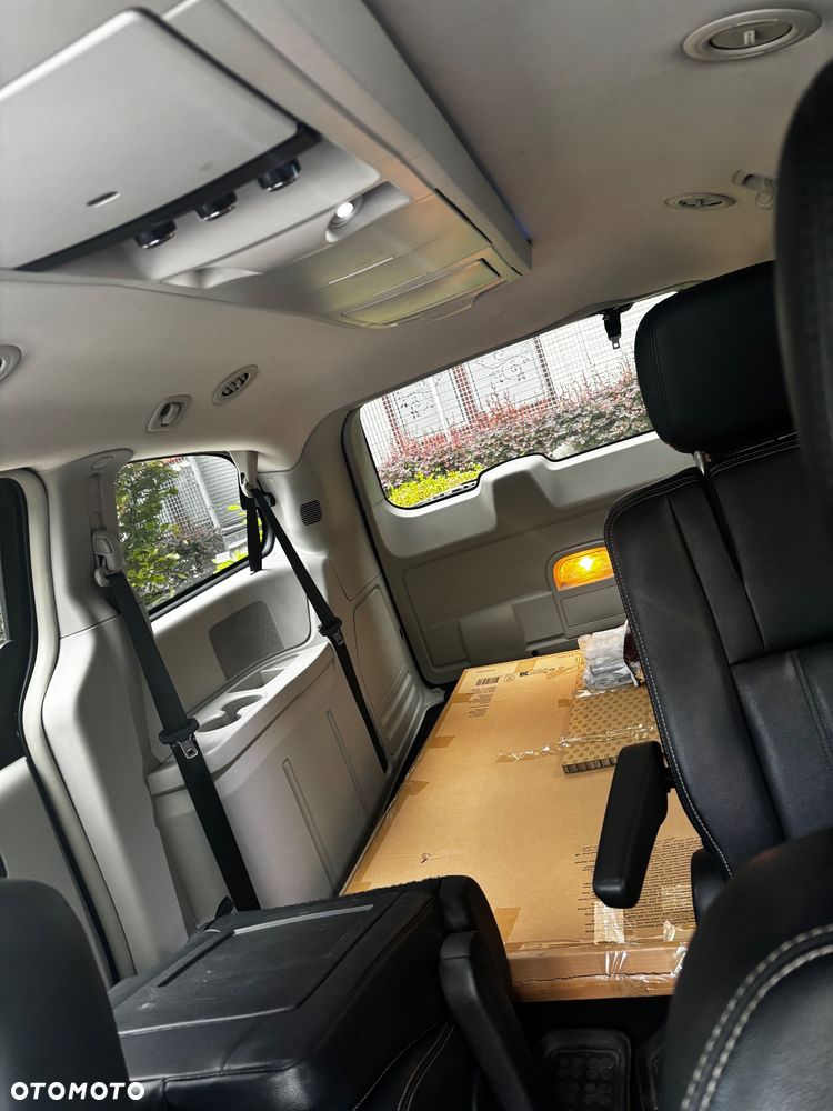 Chrysler Town & Country 3.6 Touring - 15