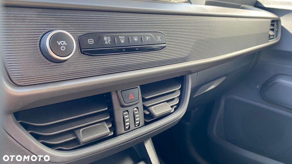 Ford Transit Courier - 24