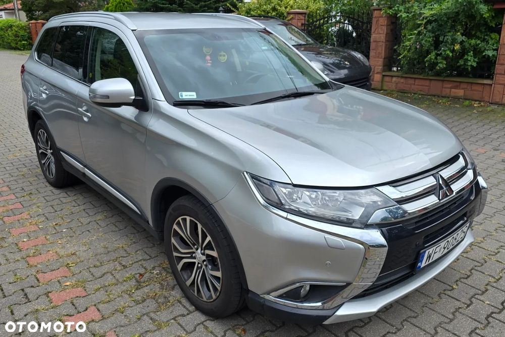Mitsubishi Outlander - 2
