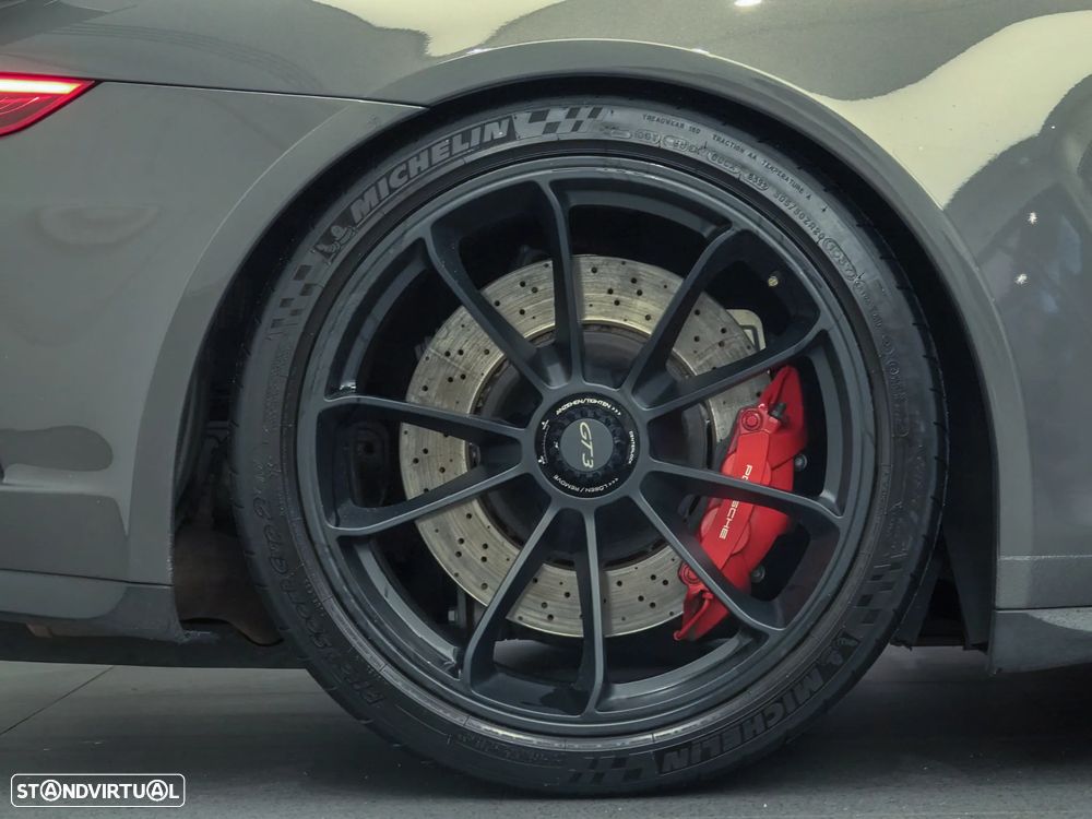 Porsche 911 Série F - 26