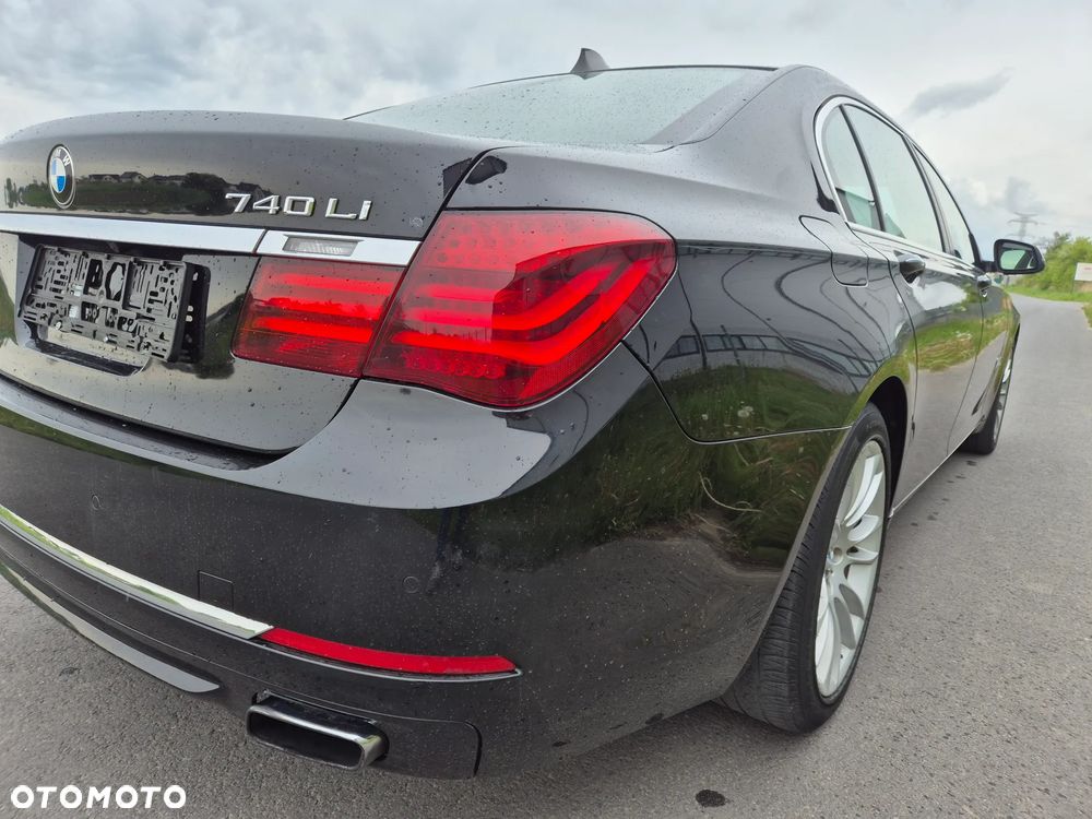 BMW Seria 7 740Li - 8