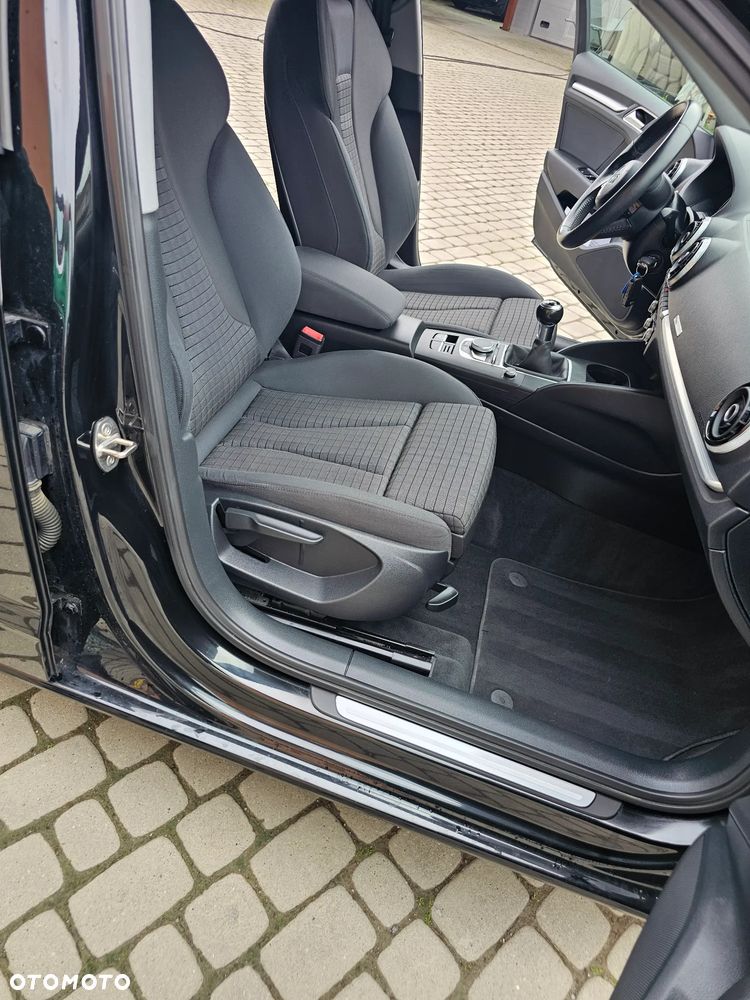 Audi A3 Sportback 2.0 TDI Ambiente - 18