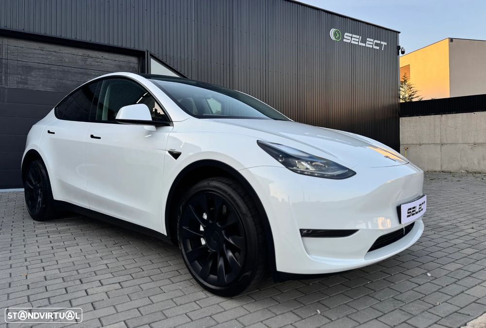 Tesla Model Y Long Range Dual Motor AWD - 14