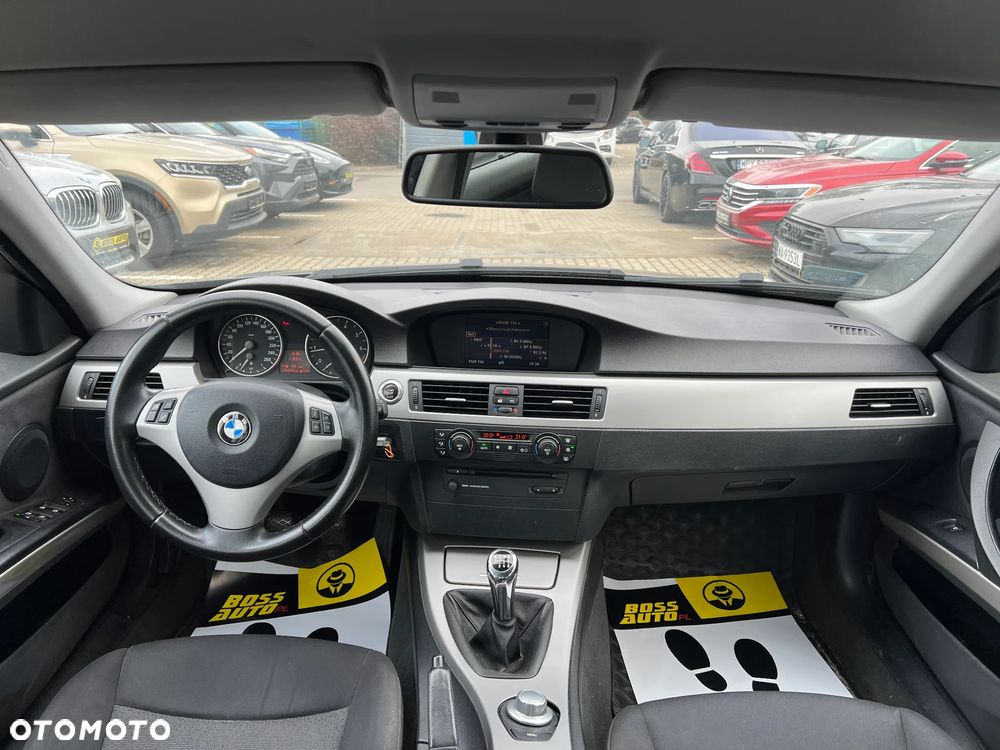 BMW Seria 3 320i - 14