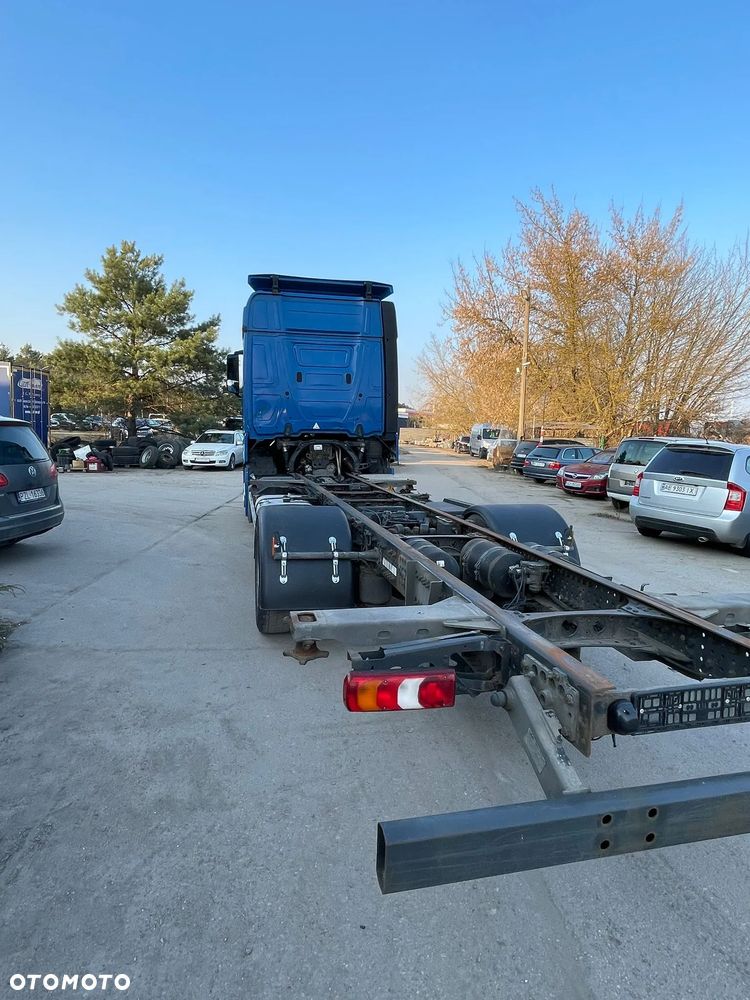 Mercedes-Benz Actros - 8