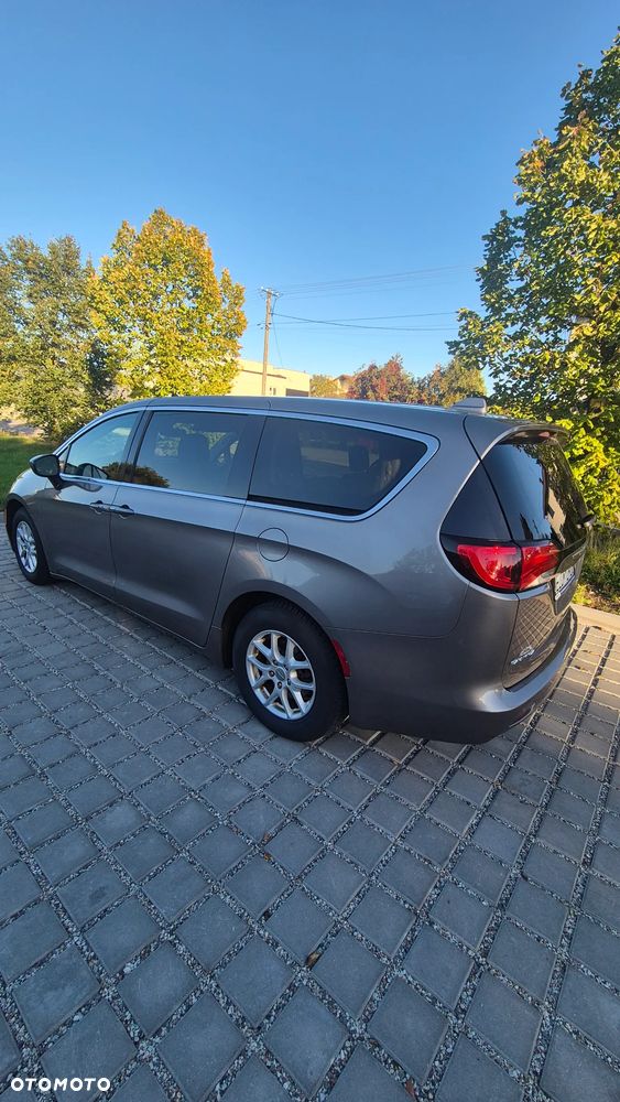Chrysler Pacifica - 7