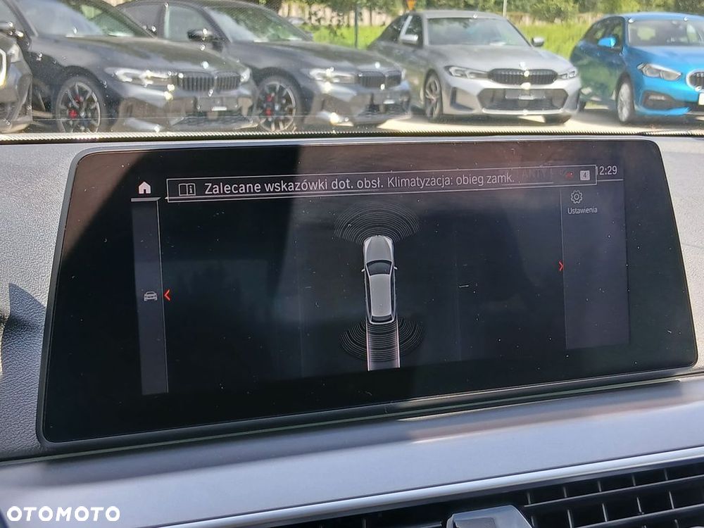BMW Seria 5 518d - 25