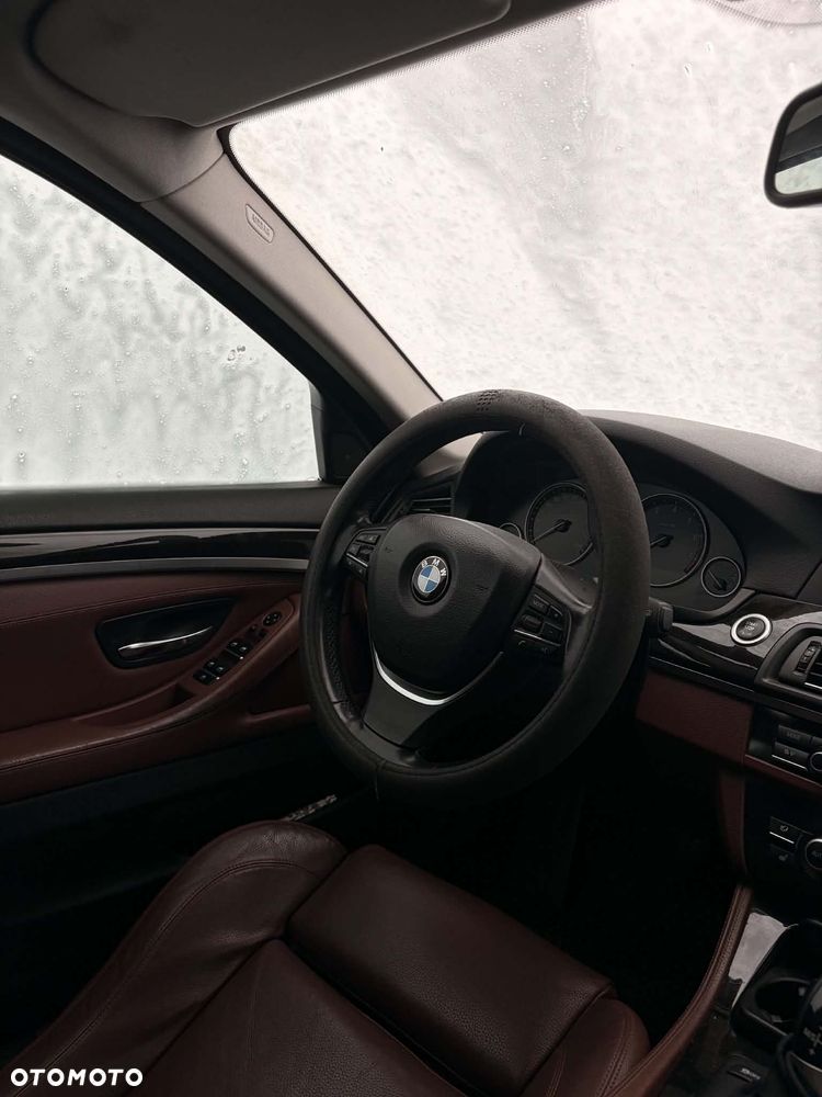 BMW Seria 5 2010 photo 2