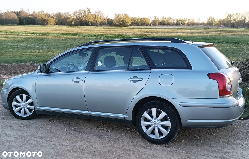 Toyota Avensis 1.8 VVT-i Sol - 12
